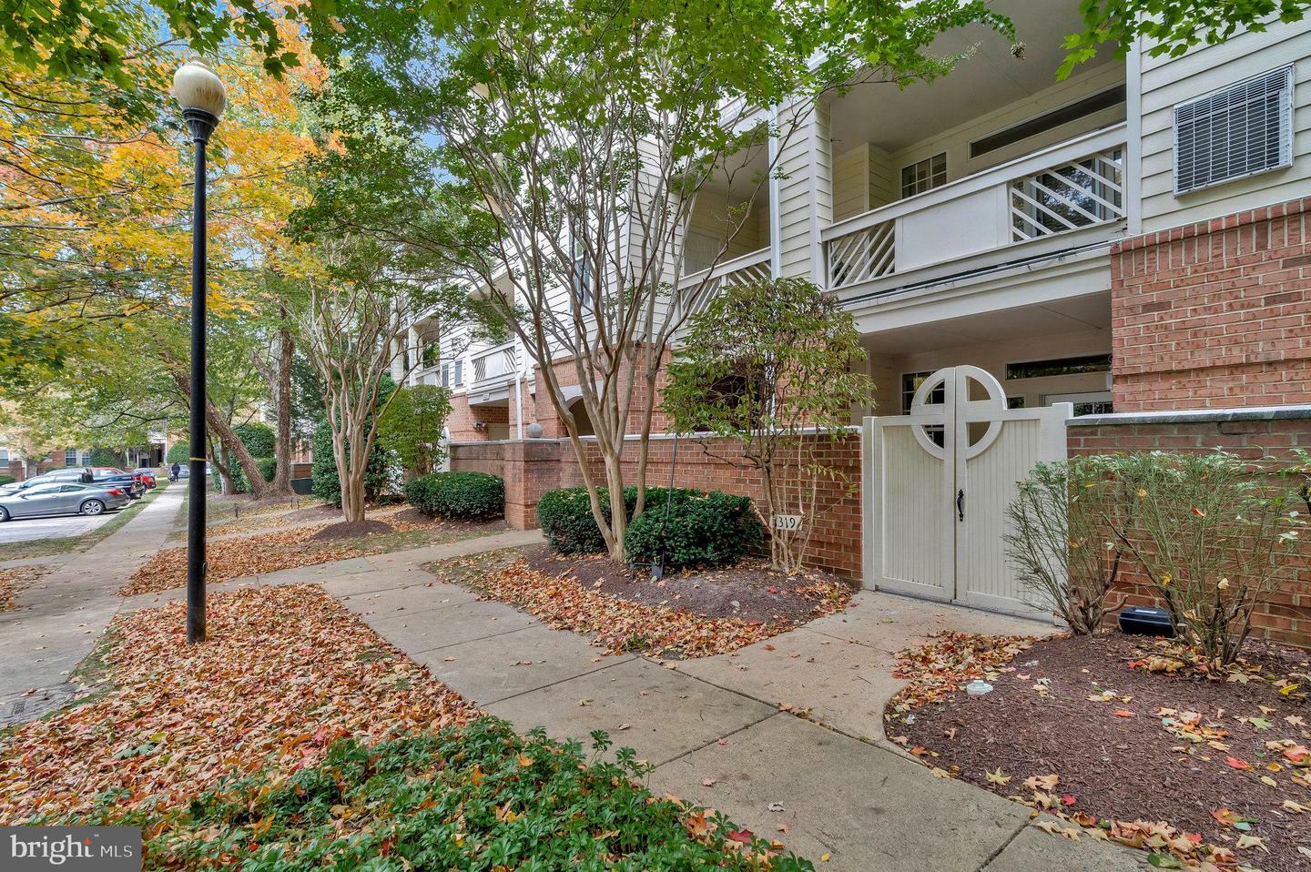 Property Photo:  1319 Garden Wall Court 404  VA 20194 