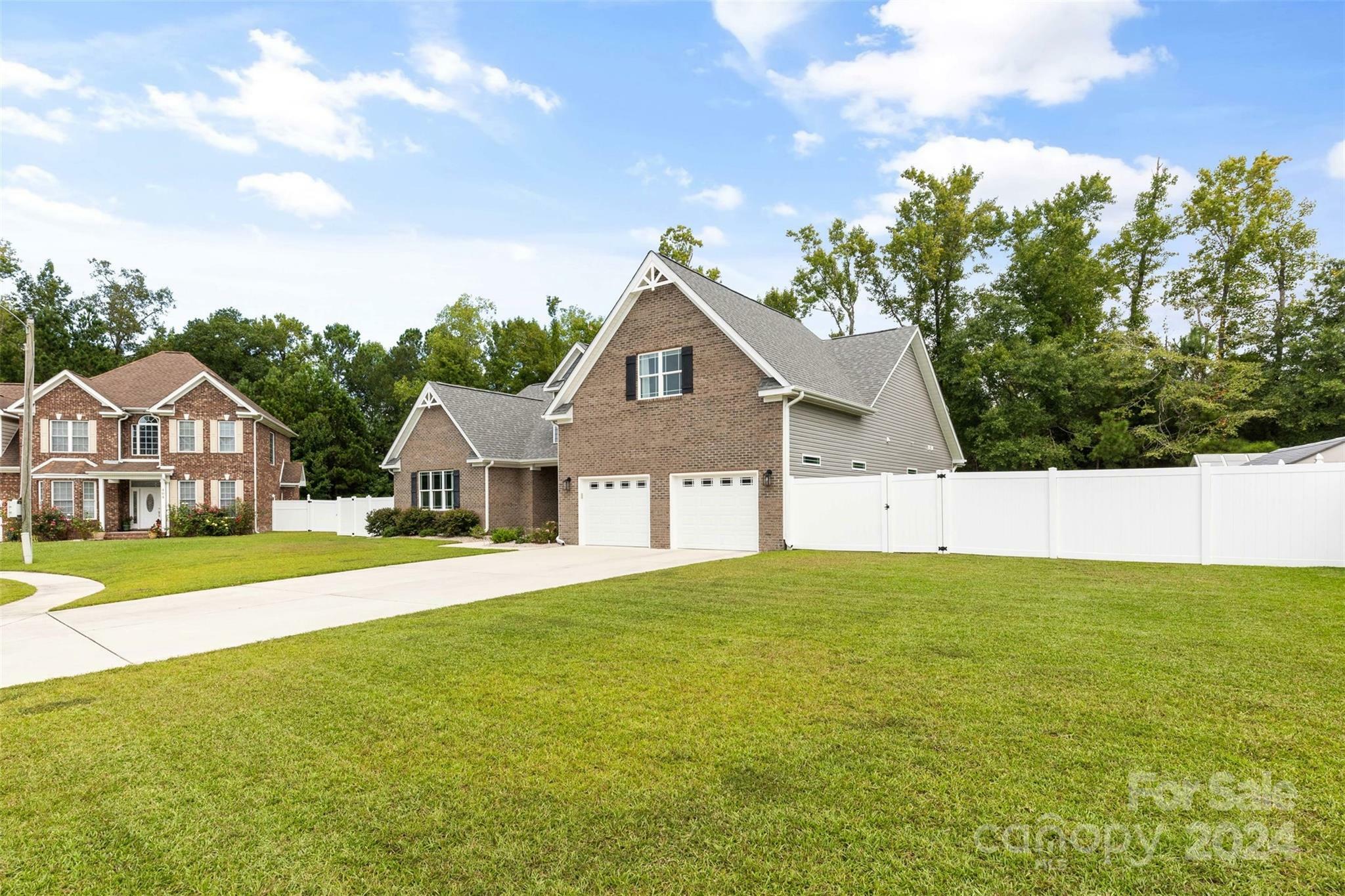 Property Photo:  402 King Richard Court  NC 28546 