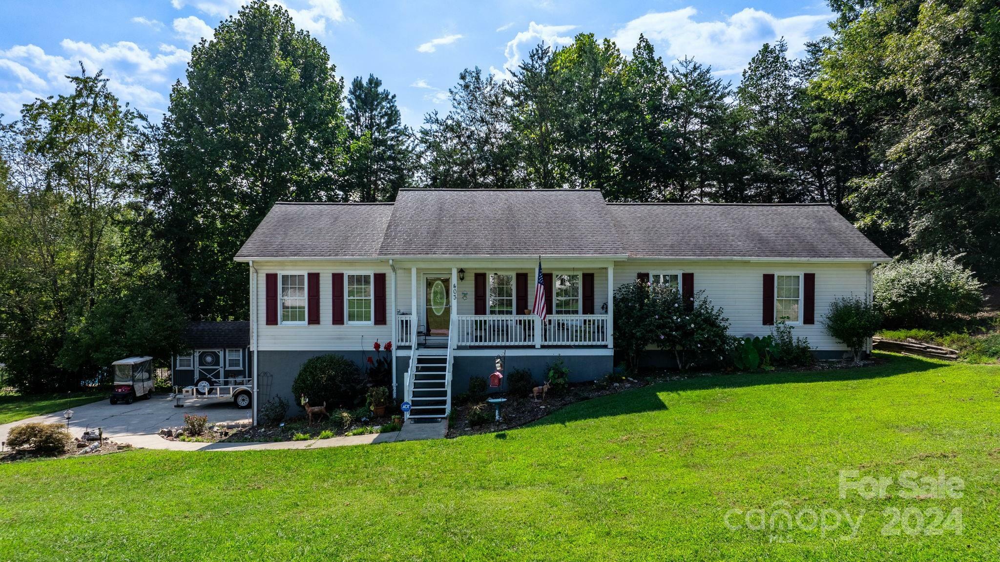 Property Photo:  403 Ivy Ridge Court  NC 28645 