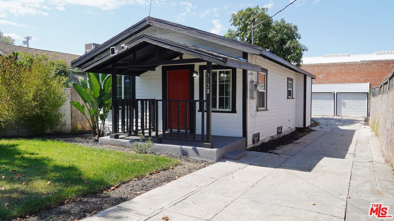 Property Photo: 3123 W 67th St CA 90043