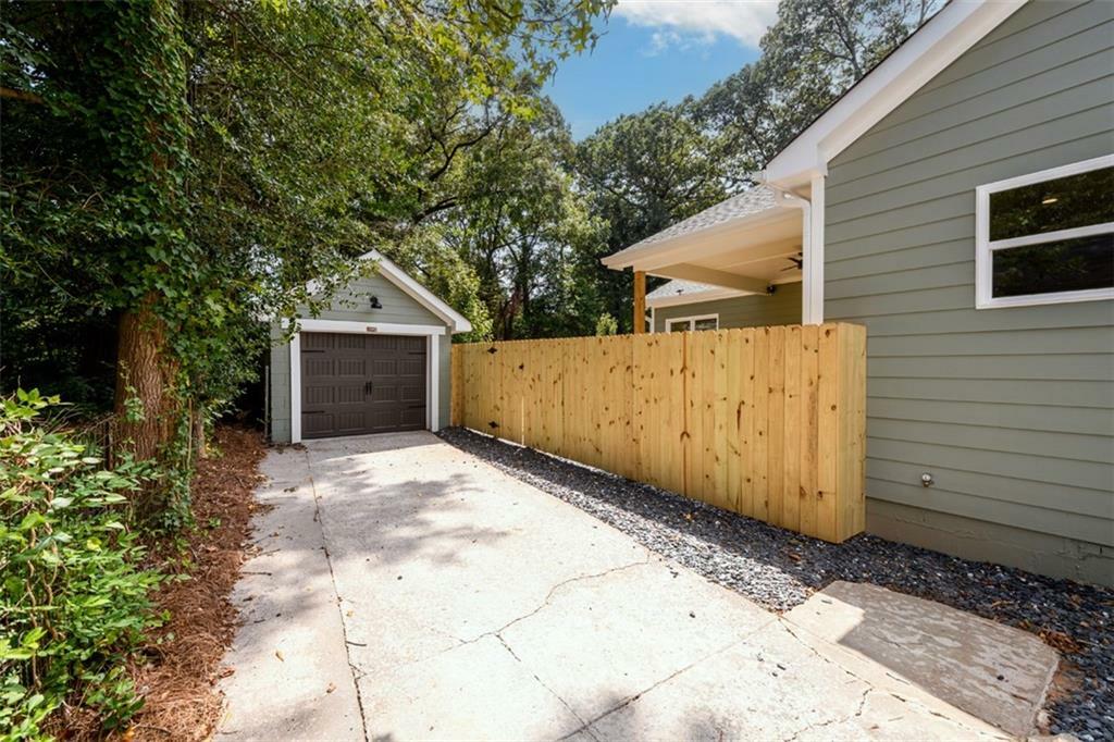 Property Photo:  416 Lynnhaven Drive SW  GA 30310 