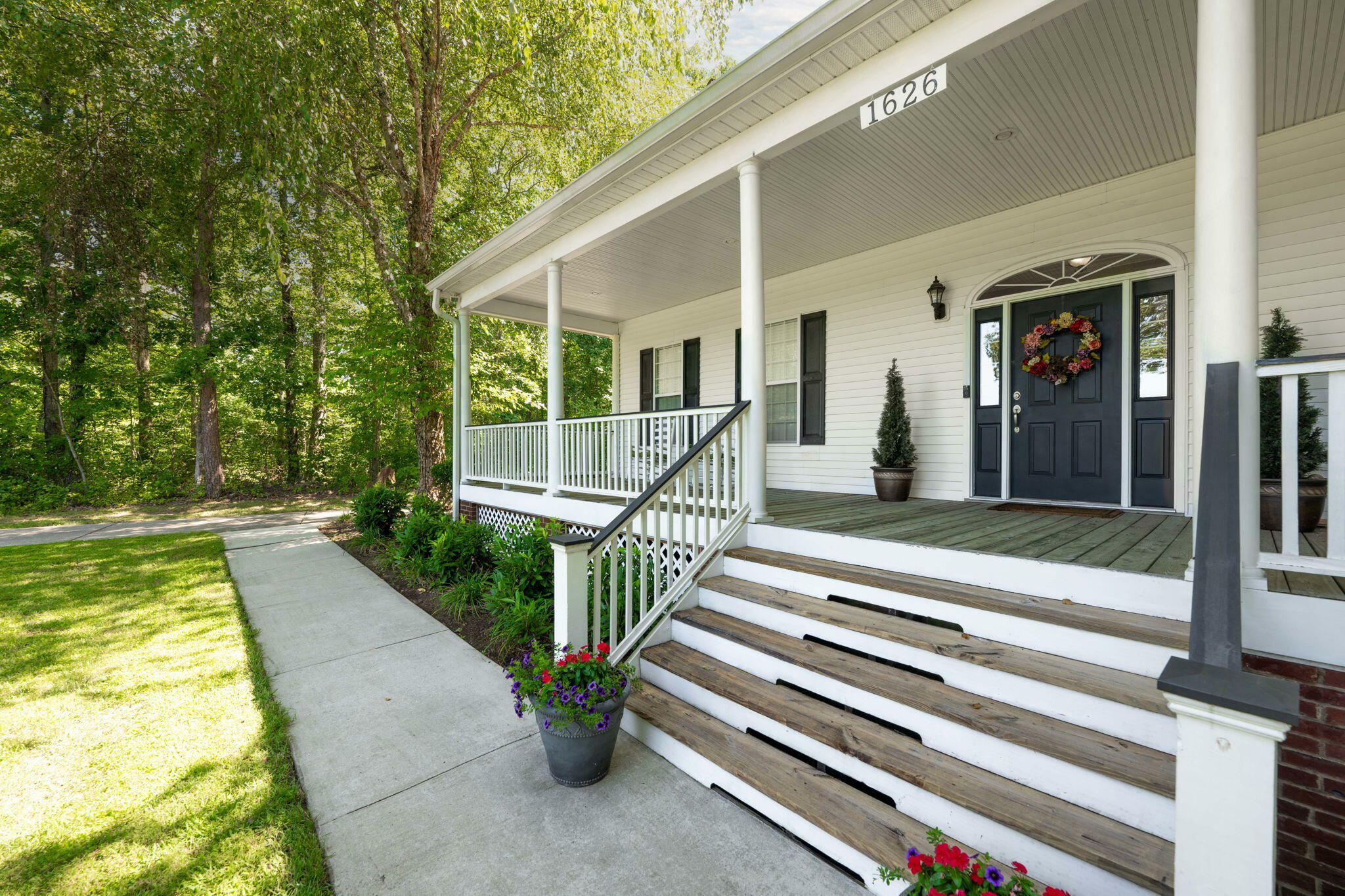 Property Photo:  1626 Layton Ln  TN 37377 