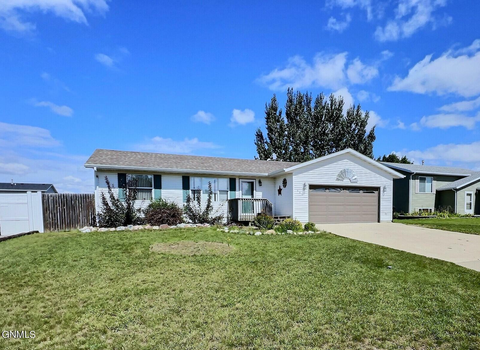 Property Photo:  136 Allen Drive  ND 58504 