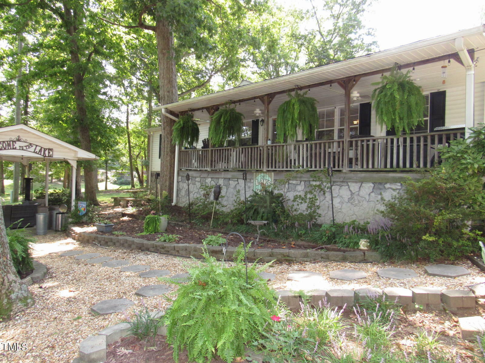 Property Photo:  31 Hickory Way  VA 23927 