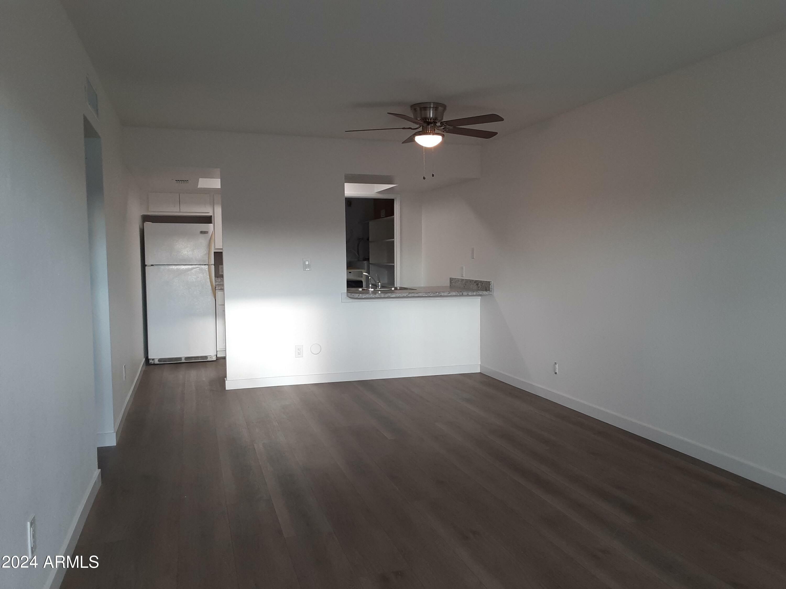 Property Photo:  925 W Peoria Avenue 13  AZ 85029 