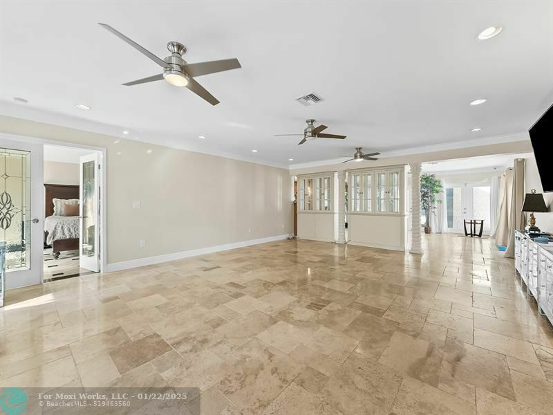 Property Photo:  461 NW 35th St  FL 33309 