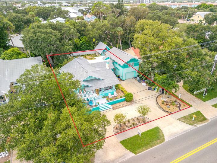 Property Photo: 412 S Peninsula Avenue FL 32169