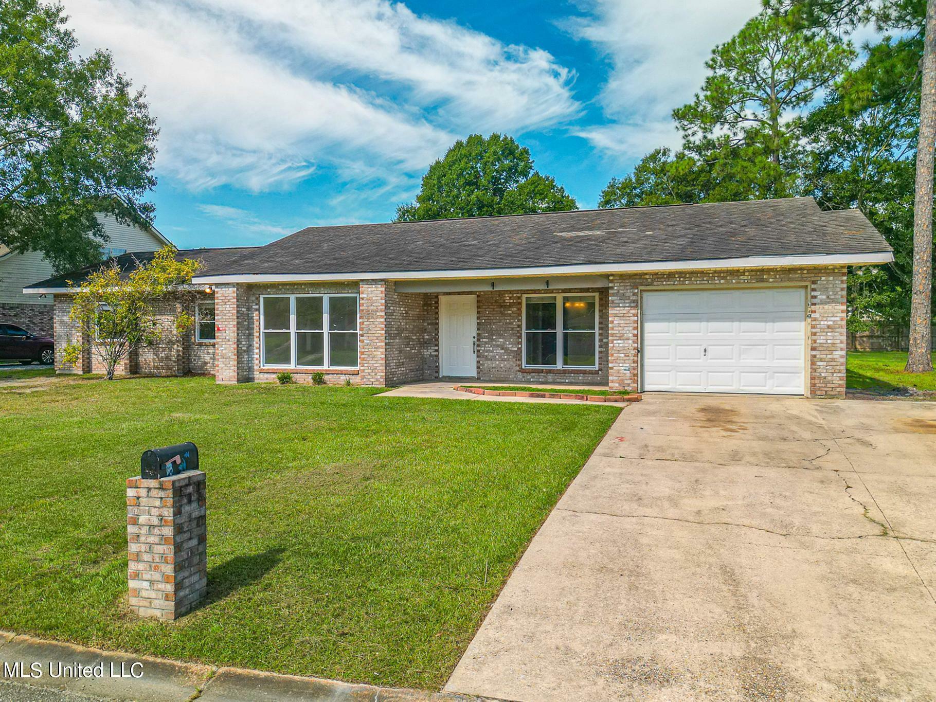 Property Photo:  206 Idlewood Drive  MS 39576 