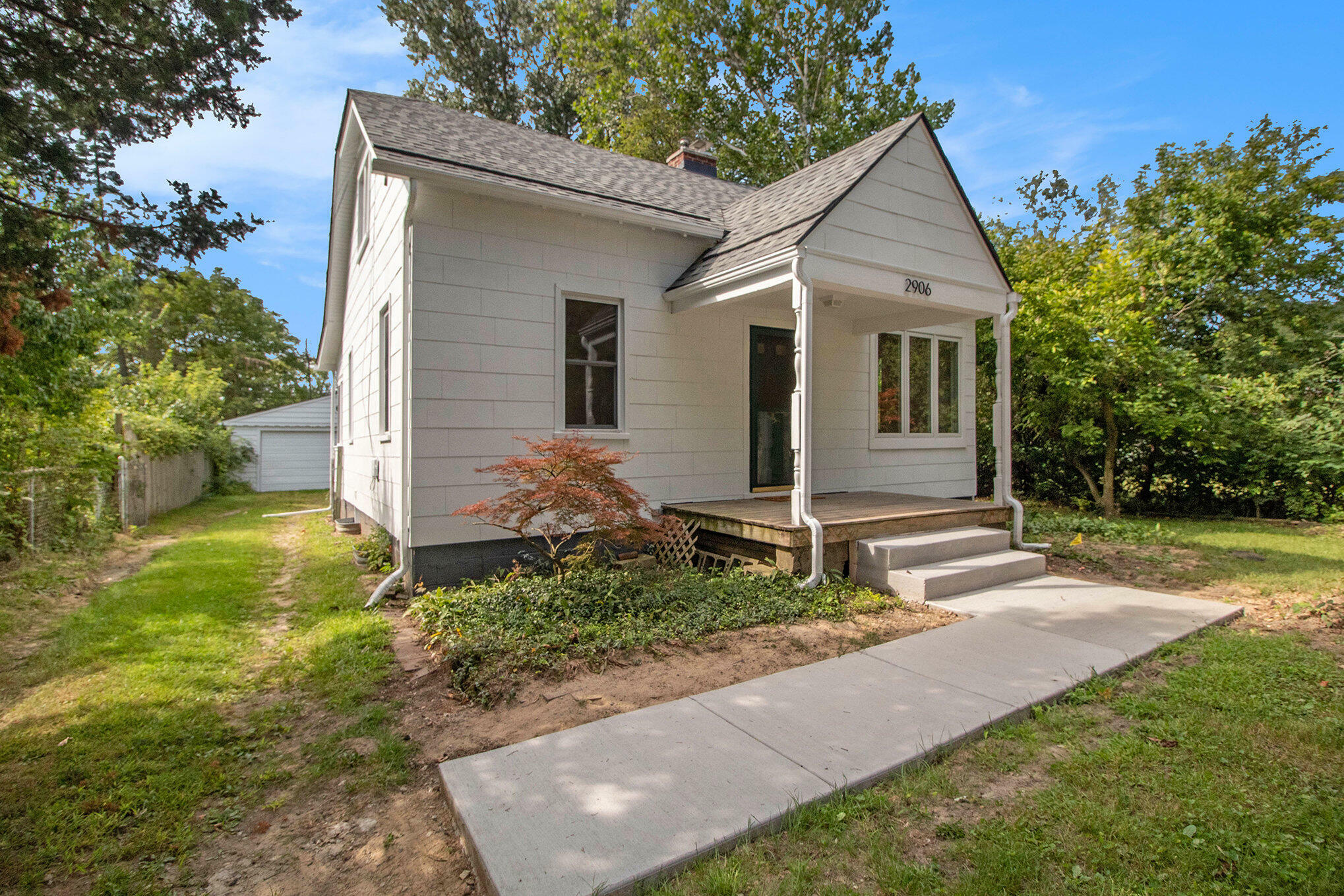 Property Photo:  2906 Sharon Drive  MI 48108 