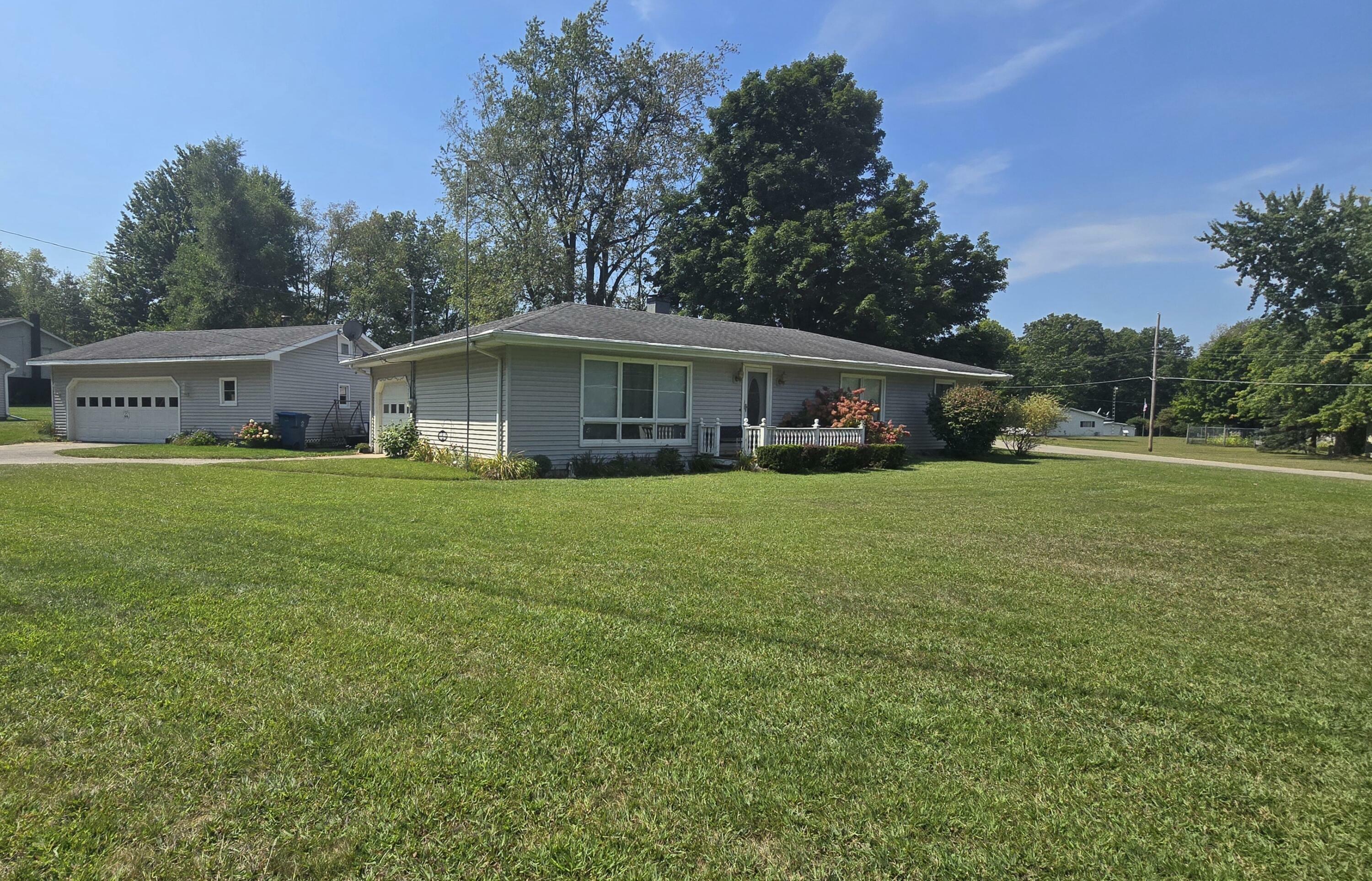 Property Photo:  1157 Hickory Road  MI 49242 