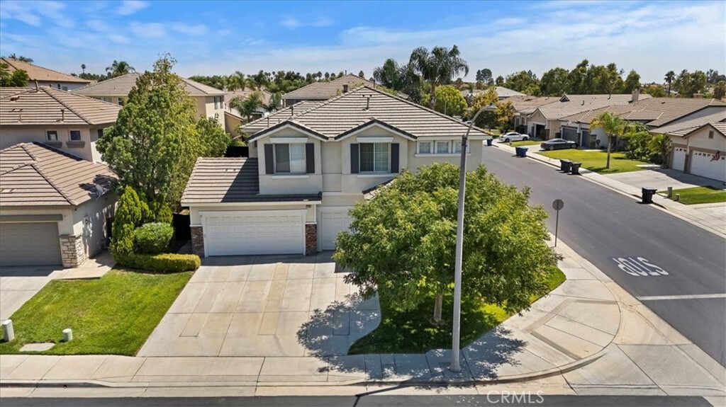 Property Photo:  8794 Redcliff Place  CA 92508 