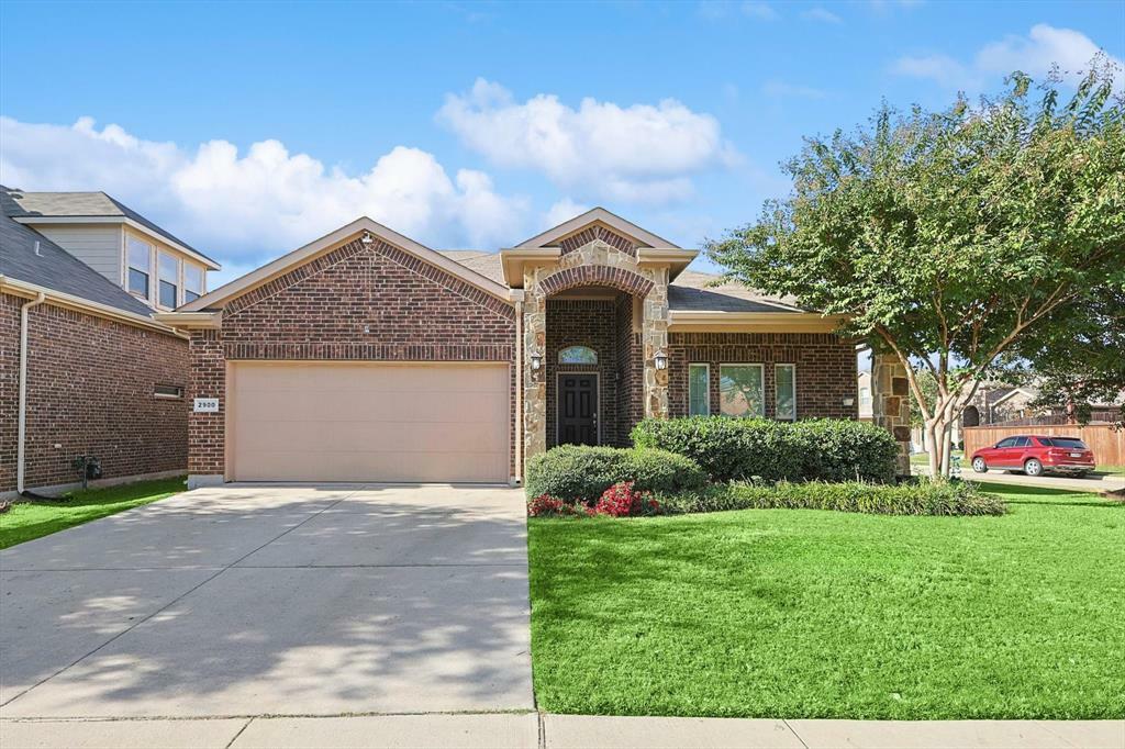 Property Photo: 2900 Cedar Ridge Lane TX 76177