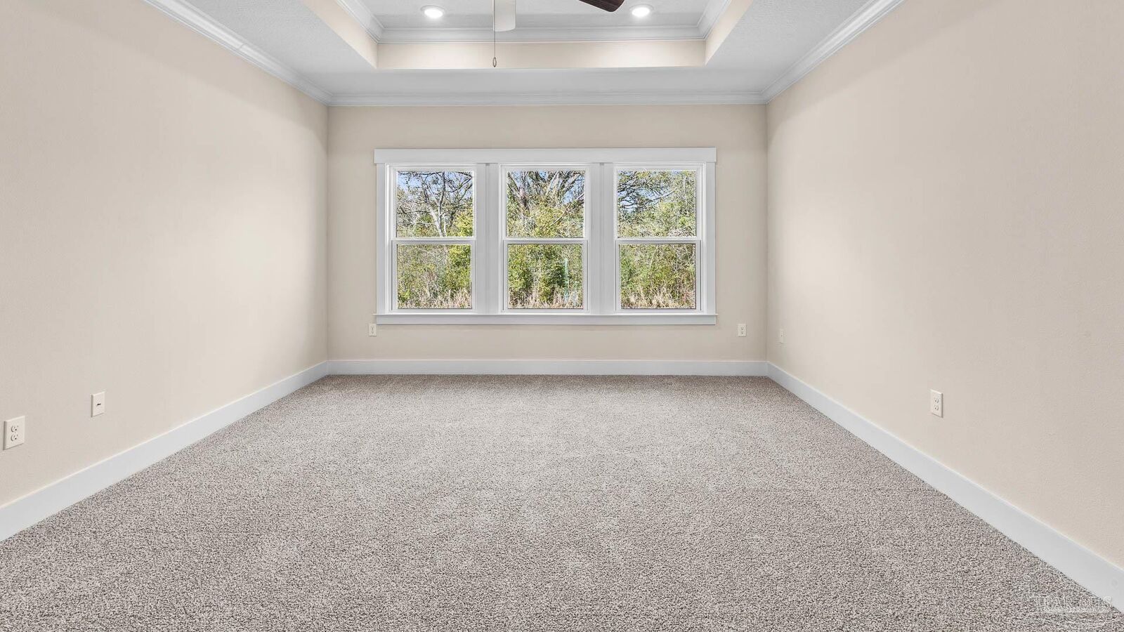 Property Photo: 6487 Ledgestone Ct FL 32526