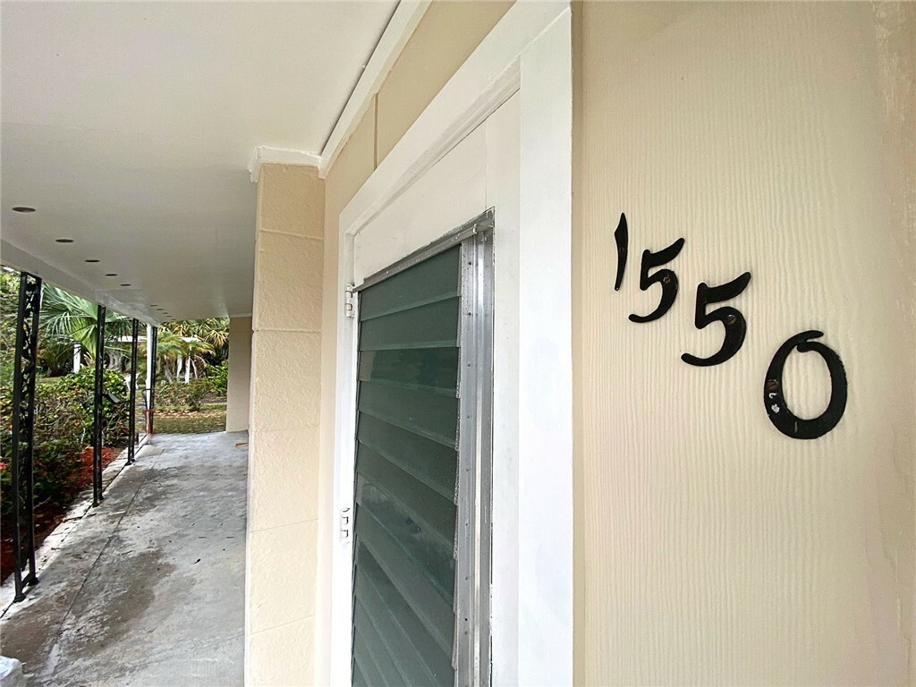 Property Photo:  1550 5th Avenue  FL 32960 