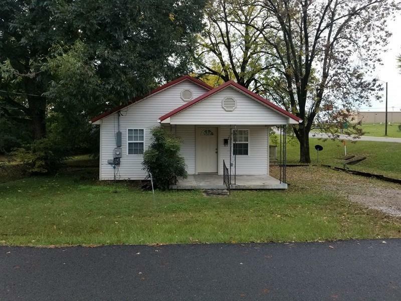 Property Photo:  1315 W Taylor Street  AR 72830 