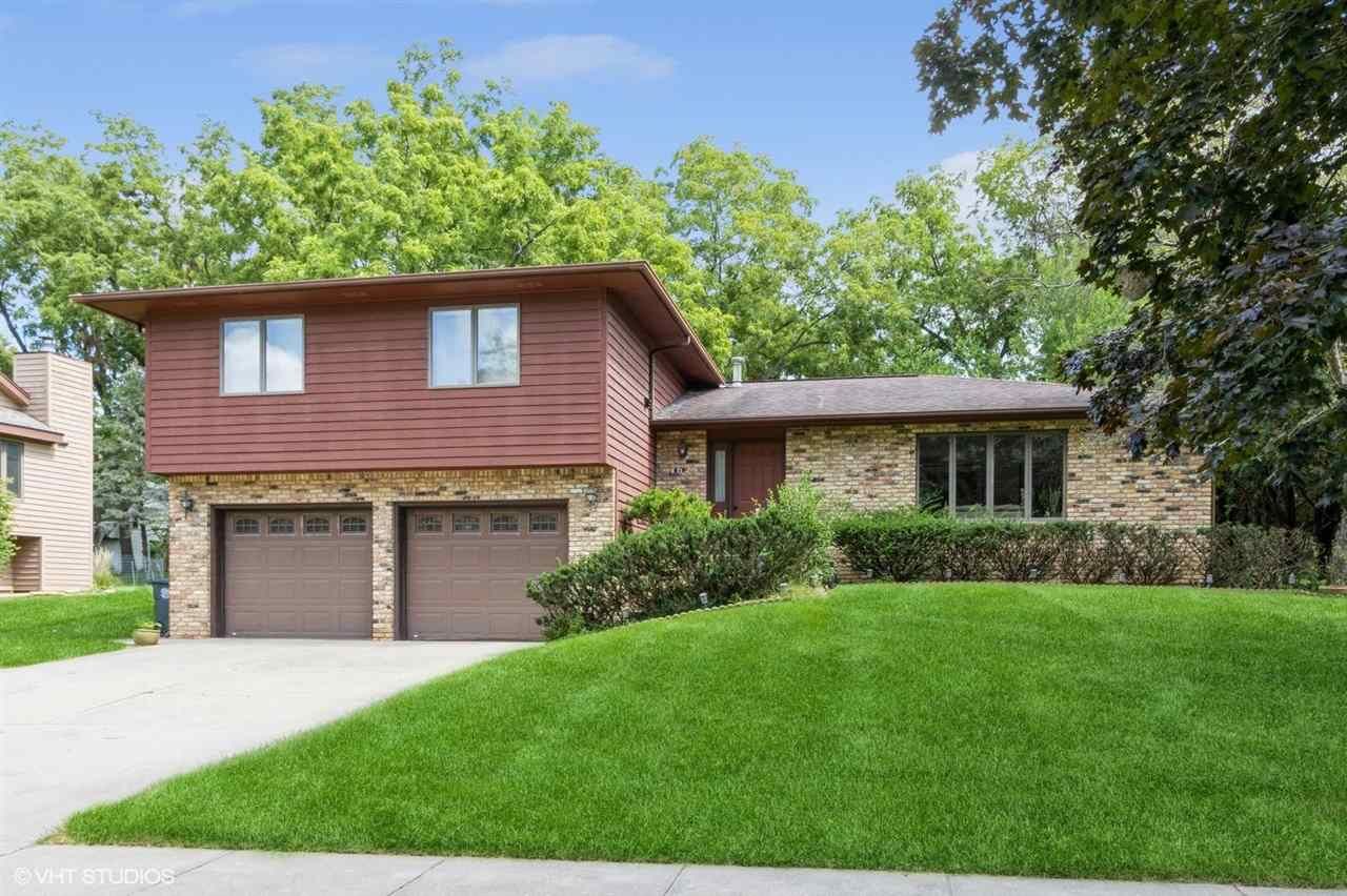 Property Photo:  1625 Quincent St  IA 52245 