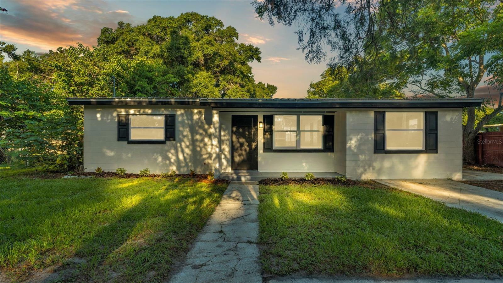 Property Photo: 131 Flamingo Dr Drive FL 33823