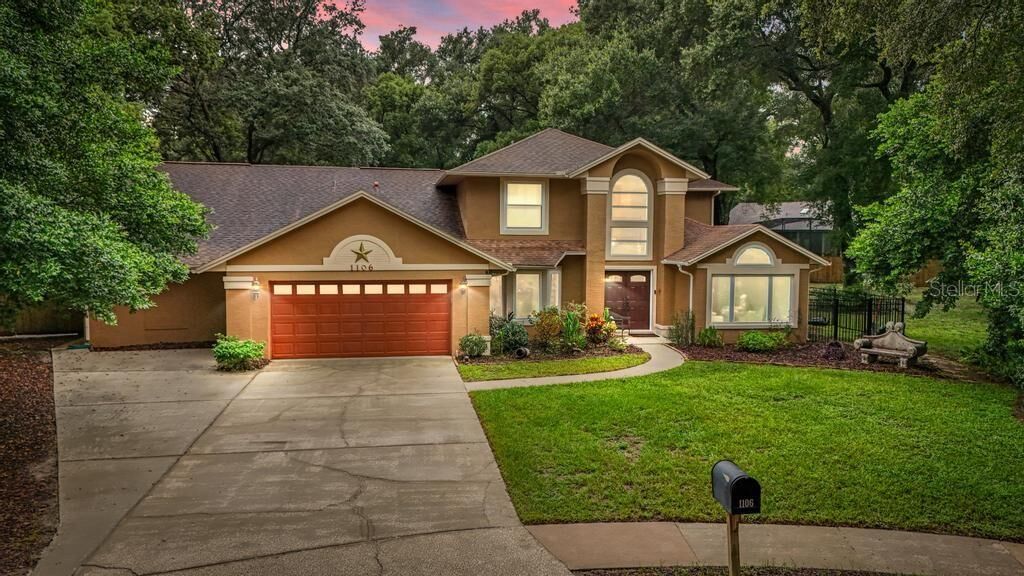 Property Photo: 1106 Deer Gulley Court FL 32712