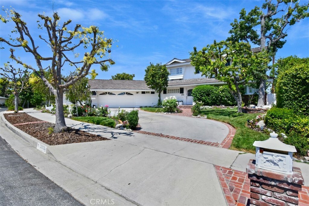 Property Photo:  23833 Crosson Drive  CA 91367 