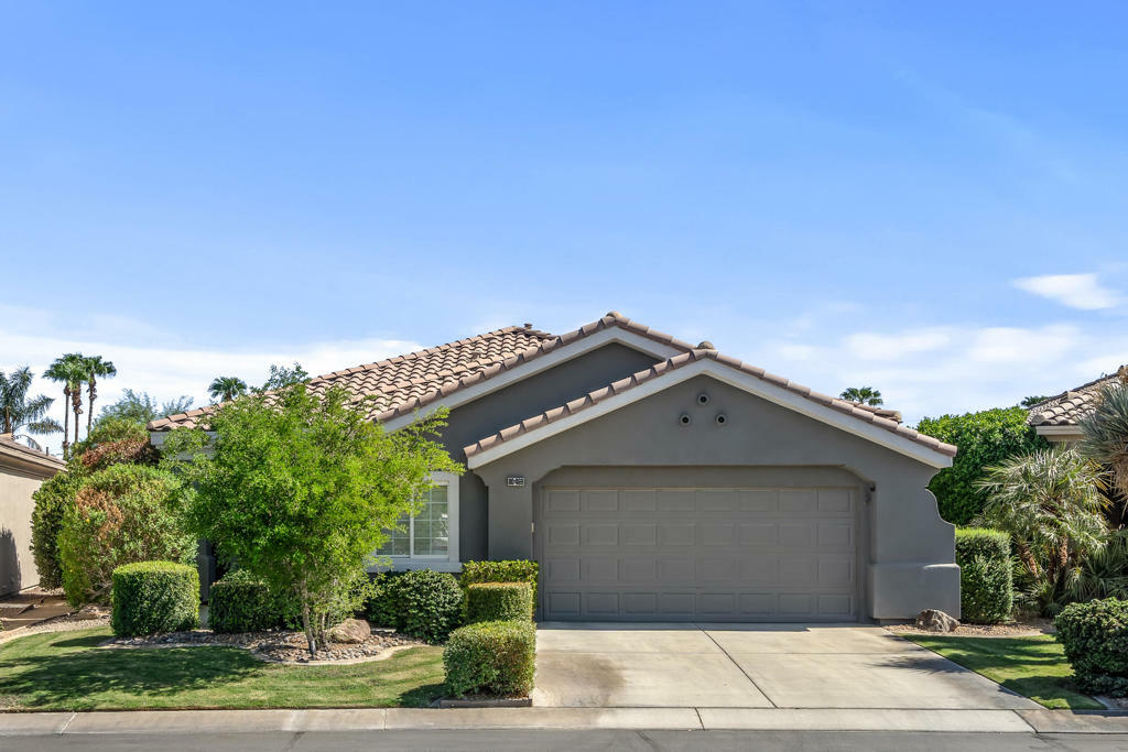 Property Photo:  80469 Glen Eagles Court  CA 92201 