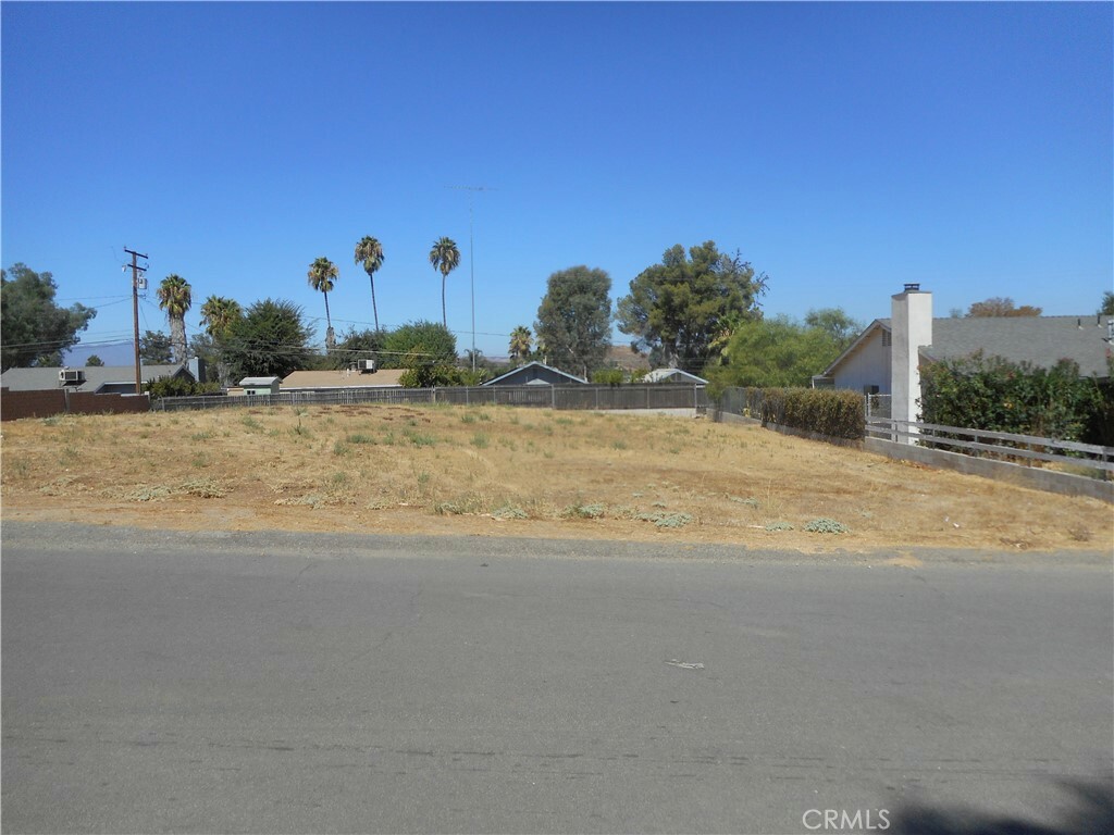 Property Photo:  10 Ave. Paseo De Las Flores  CA 92587 