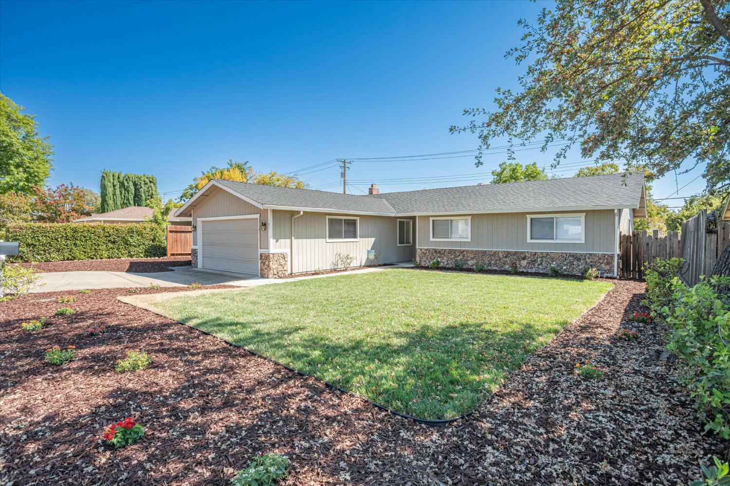 Property Photo:  187 Briarcliff Drive  CA 95630 