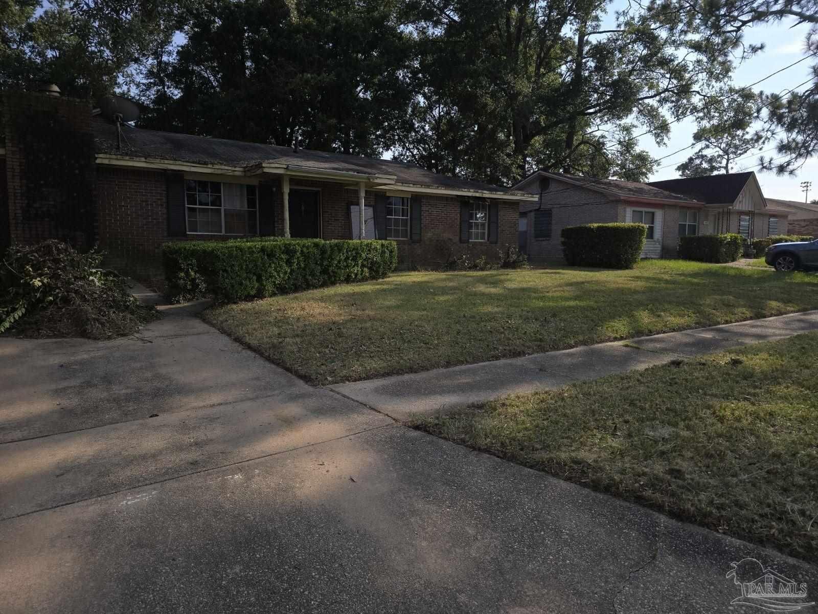 Property Photo:  191 Overlook Dr  FL 32503 
