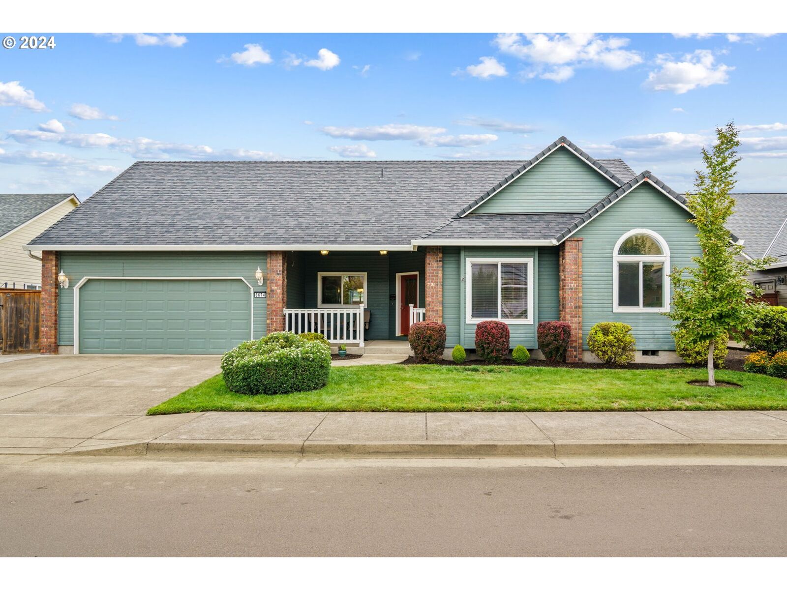 Property Photo:  6674 Moses  OR 97478 