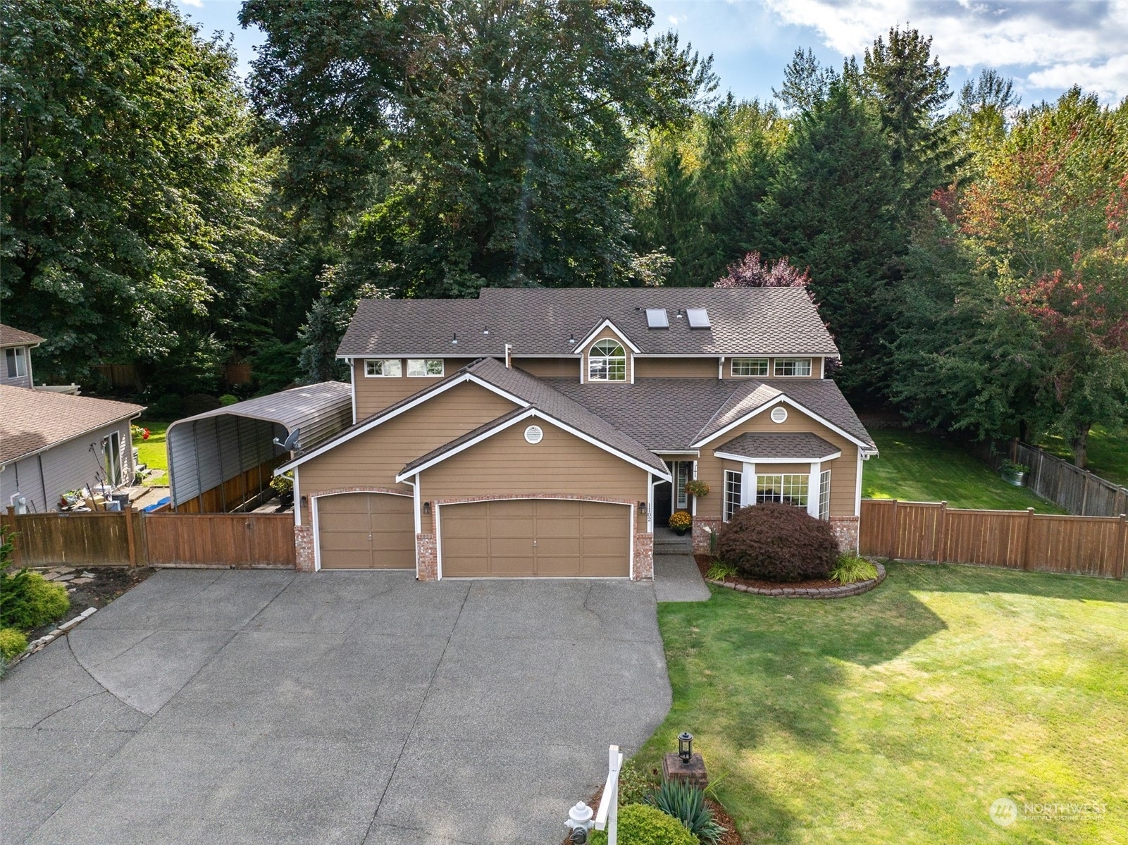 Property Photo:  1102 198th Avenue E  WA 98391 