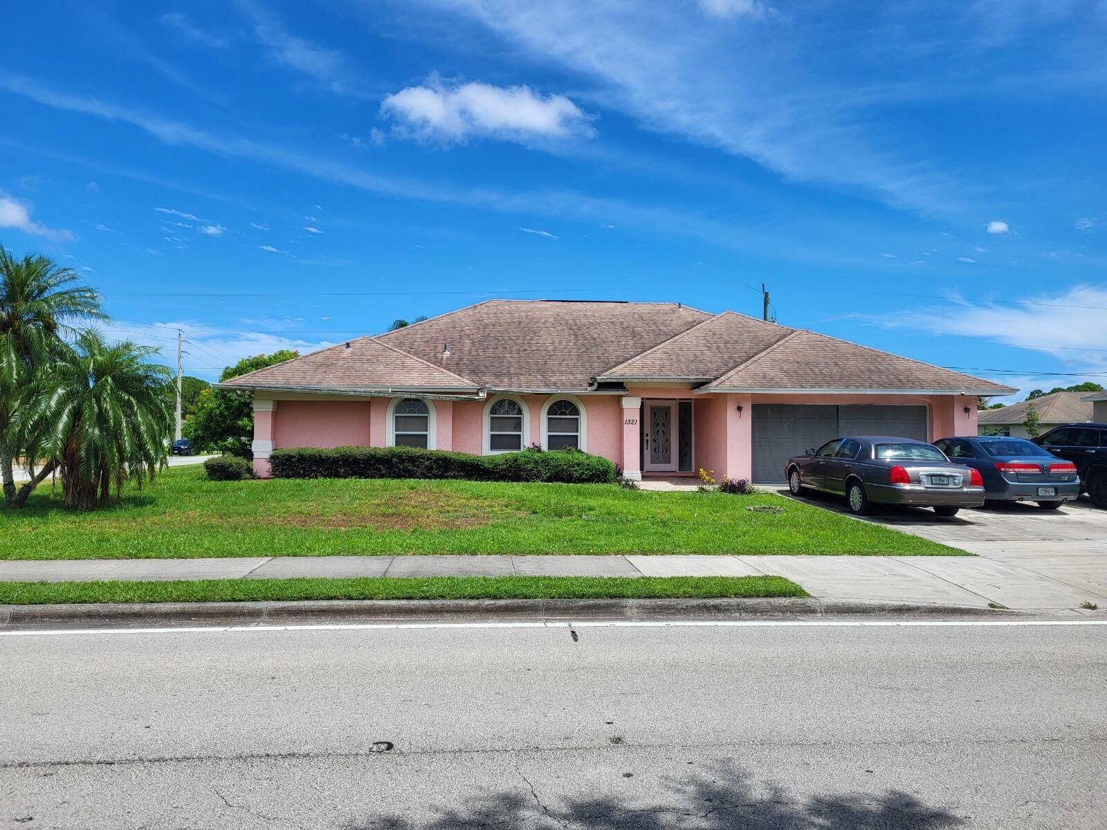 Property Photo:  1321 SE Airoso Boulevard  FL 34983 