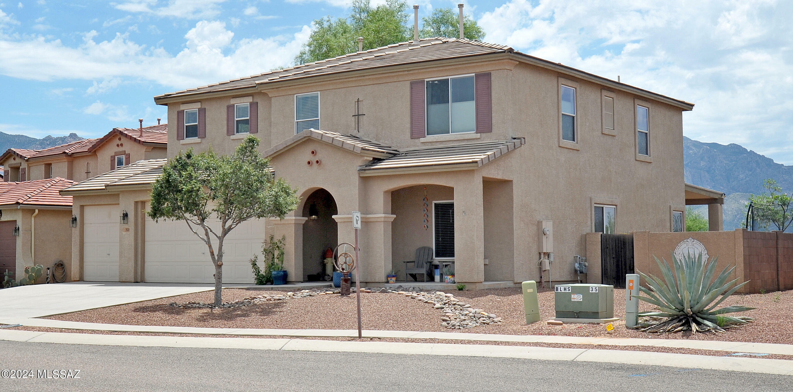 Property Photo:  3560 E Silver Buckle Place  AZ 85739 