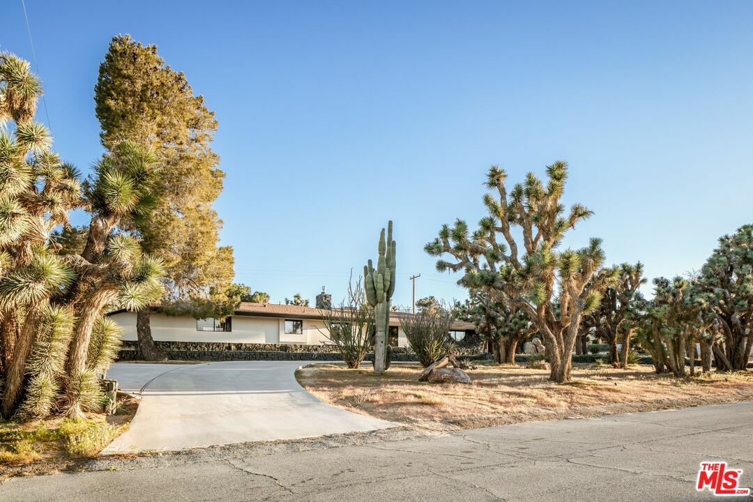 Property Photo:  56693   Desert Gold Dr  CA 92284 