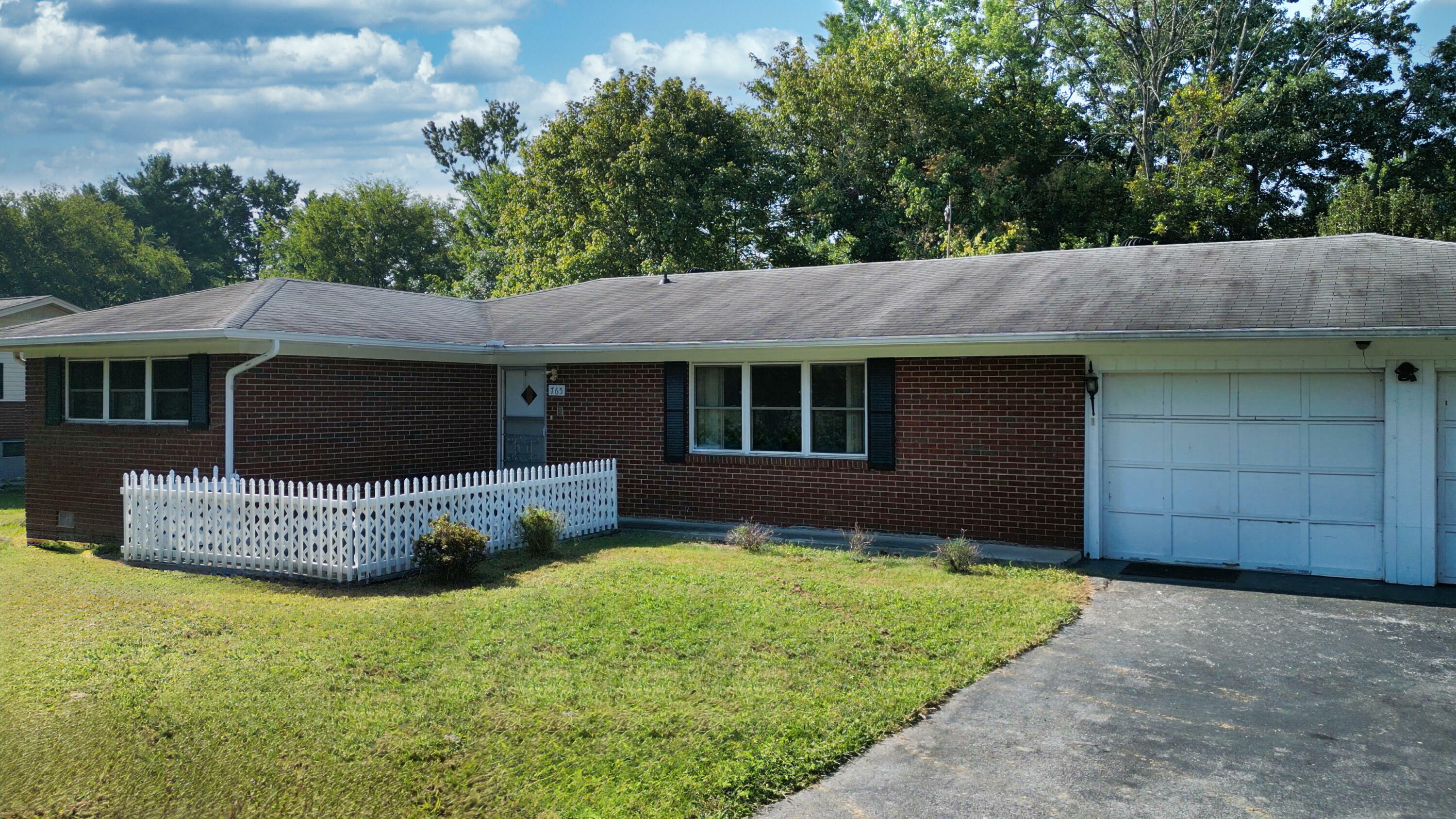 Property Photo: 765 NW Mimosa Drive TN 37312