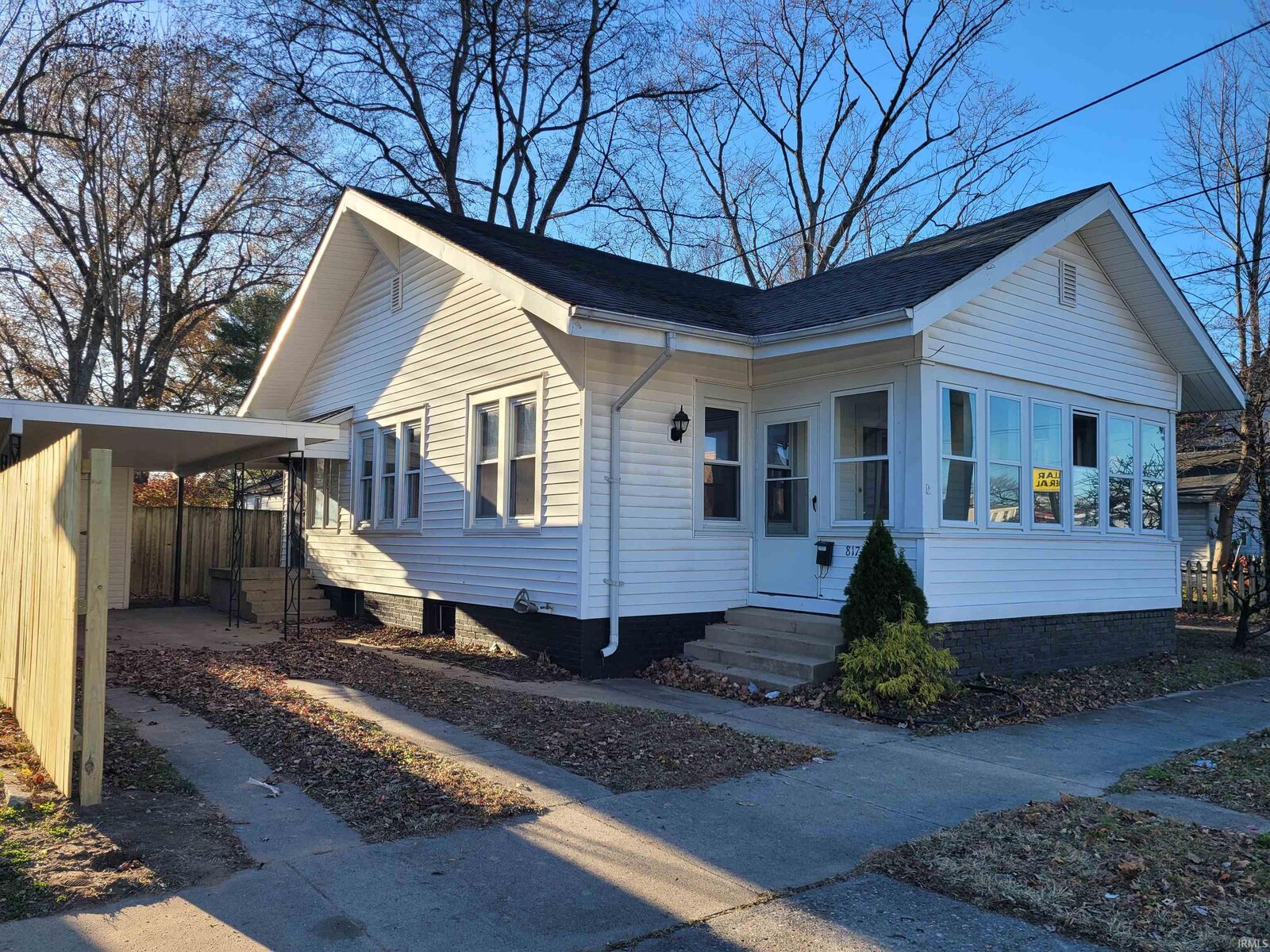 Property Photo:  817 College Avenue  IN 47591 