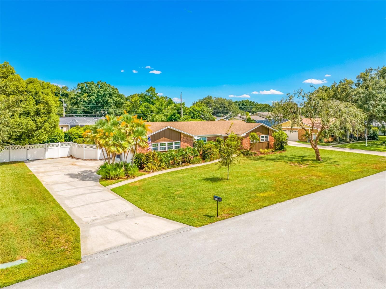 Property Photo:  5610 Stratford Lane  FL 33813 
