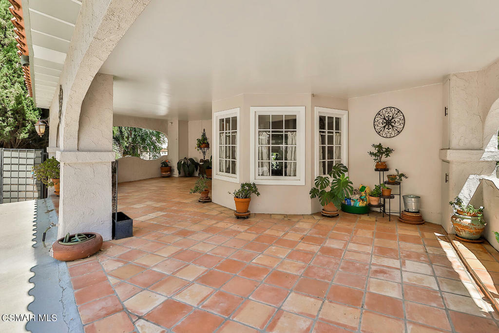 Property Photo:  5250 Elvira Road  CA 91364 