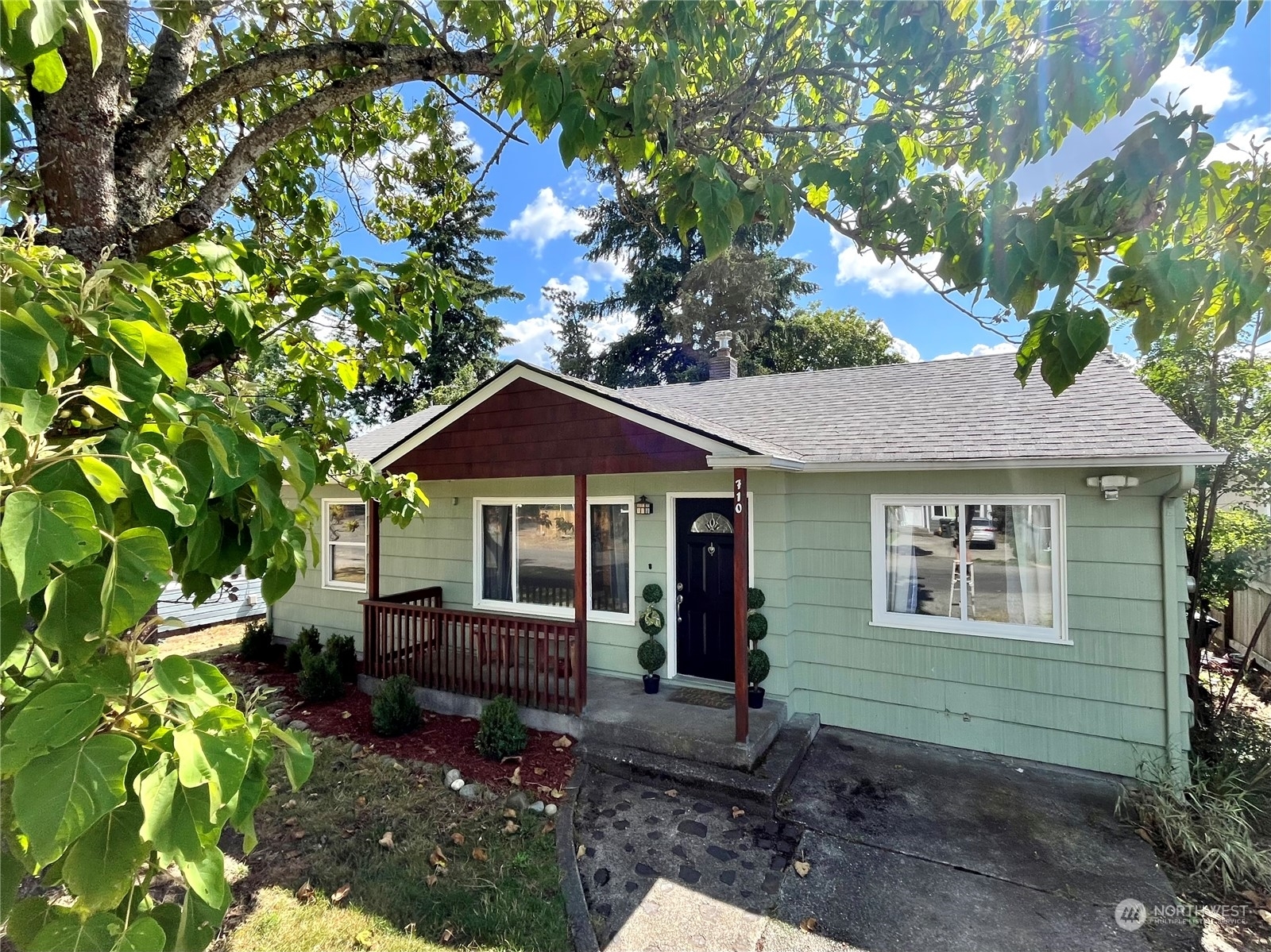 Property Photo:  710  114th Street S  WA 98444 