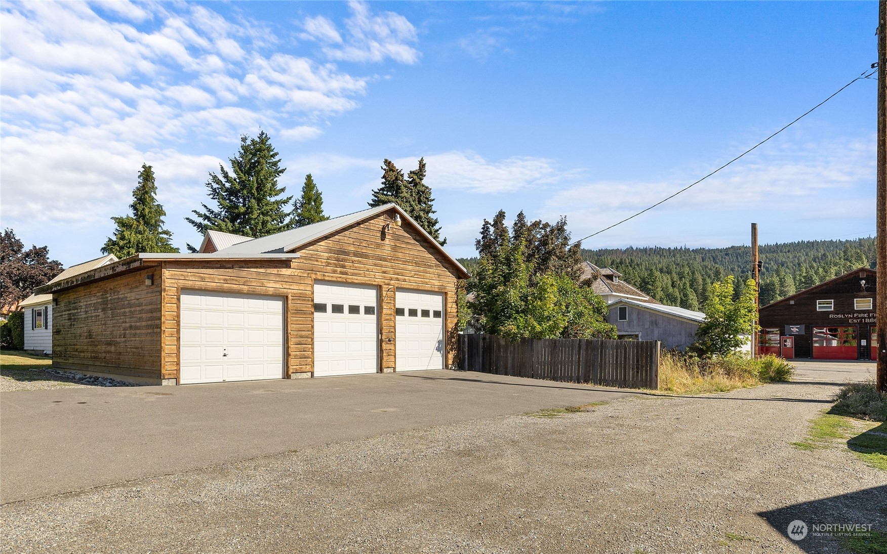 Property Photo:  102 W Dakota Avenue  WA 98941 