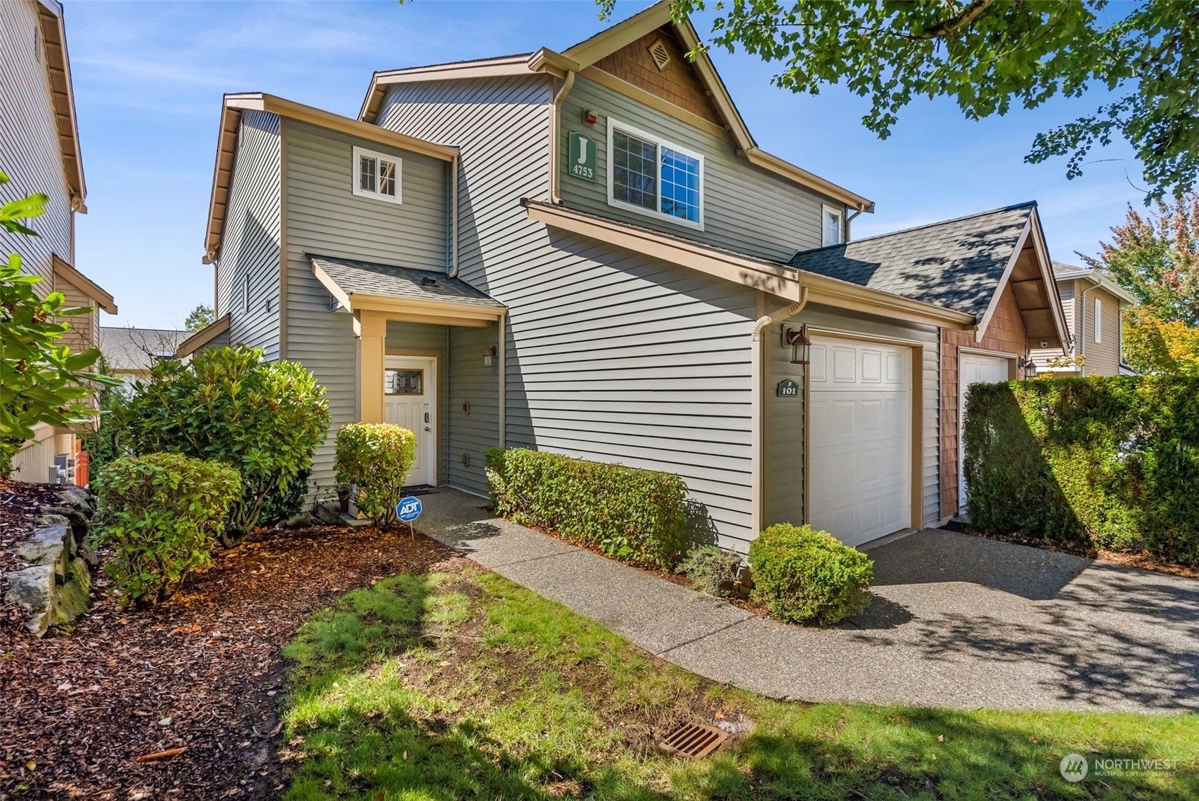 Property Photo:  4753  Whitworth Place SE J101  WA 98055 