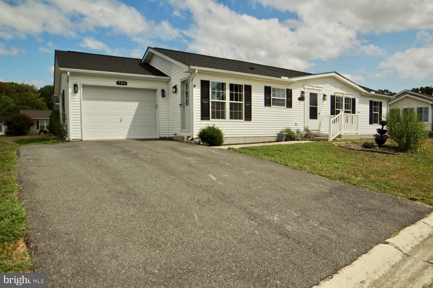 Property Photo: 704 McGinnis Drive 704 DE 19901