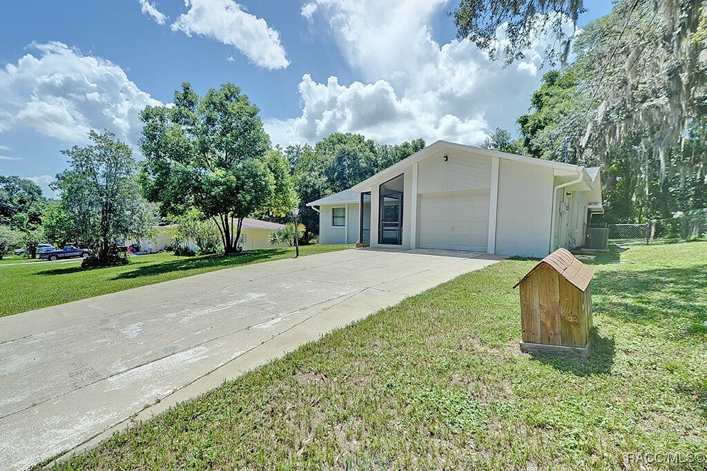 Property Photo:  1129 Bluebonnet Terrace  FL 34452 