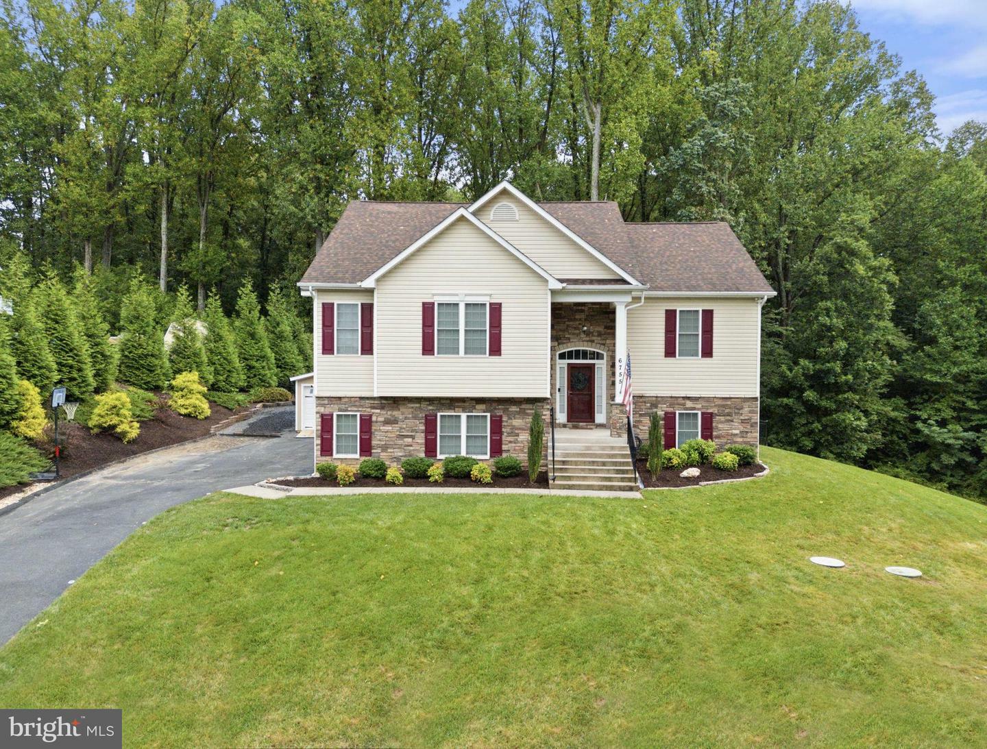 Property Photo:  6755 Breezy Drive  VA 20187 