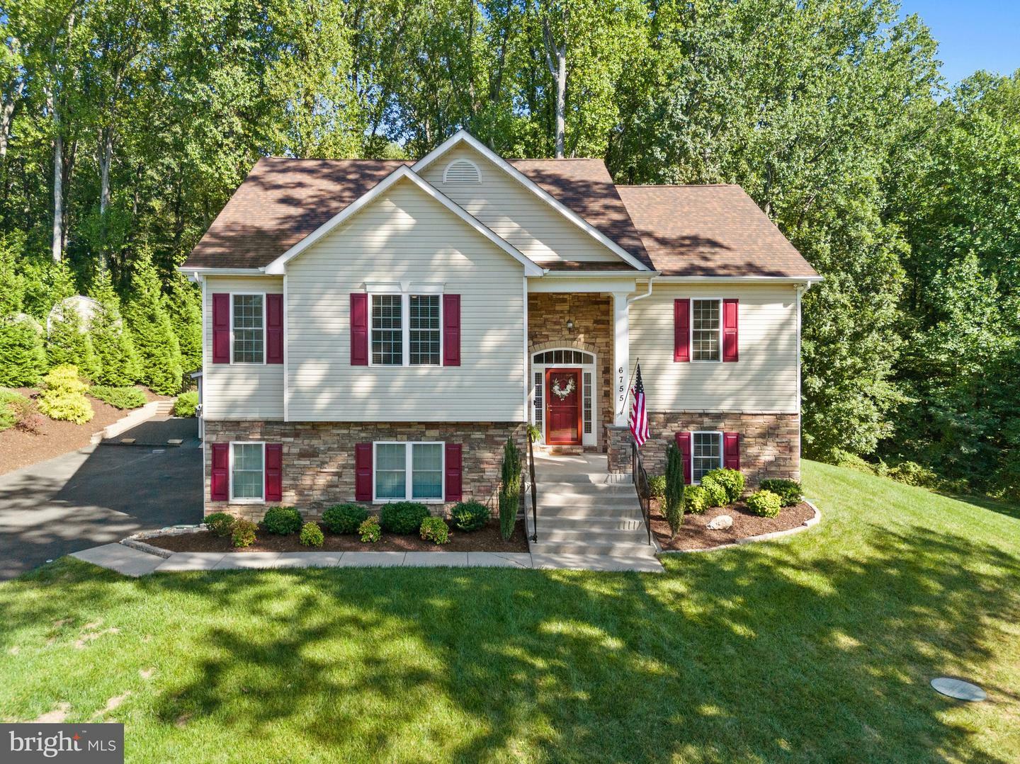 Property Photo:  6755 Breezy Drive  VA 20187 