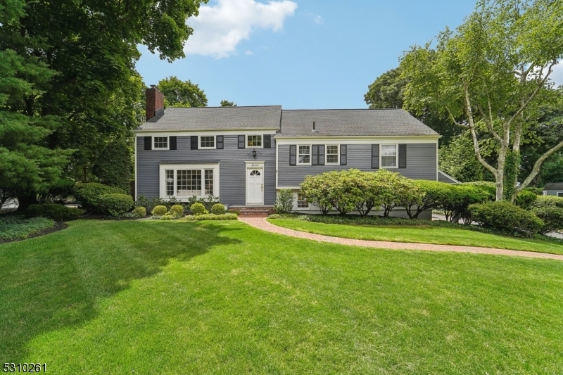 Property Photo:  7 Coursen Way  NJ 07940 