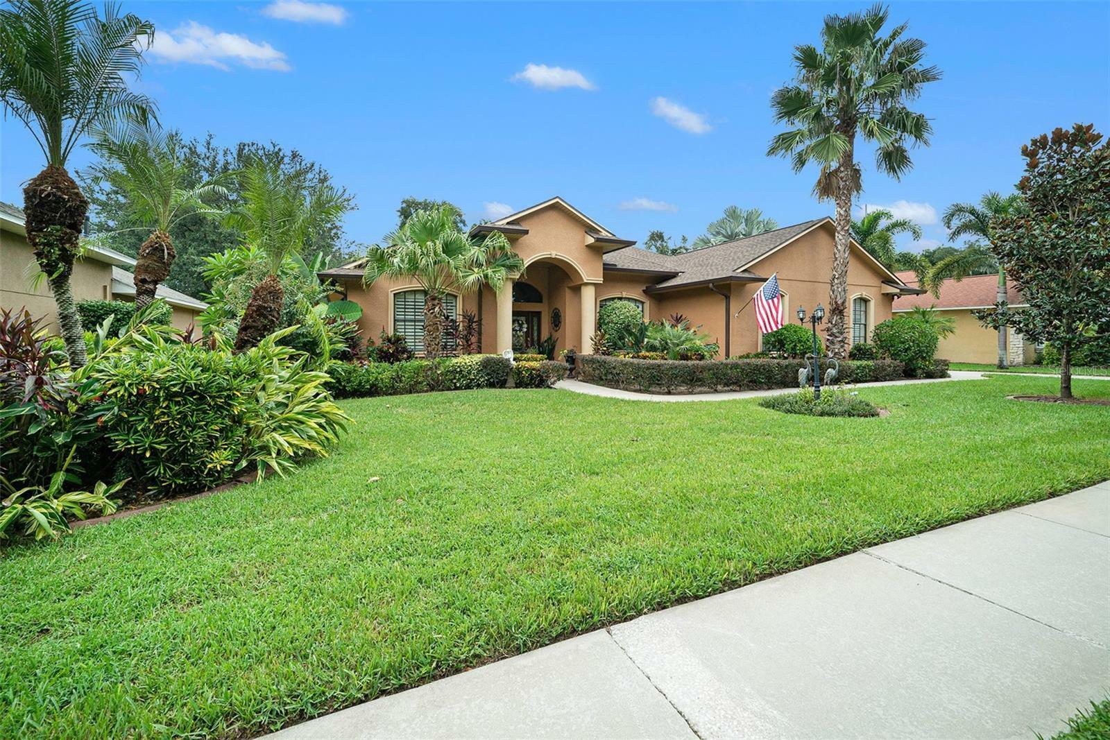 Property Photo:  824 Citrus Wood Lane  FL 33594 