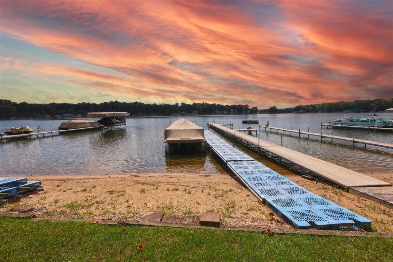 Property Photo: 93810 Lake Ct. MI 49047