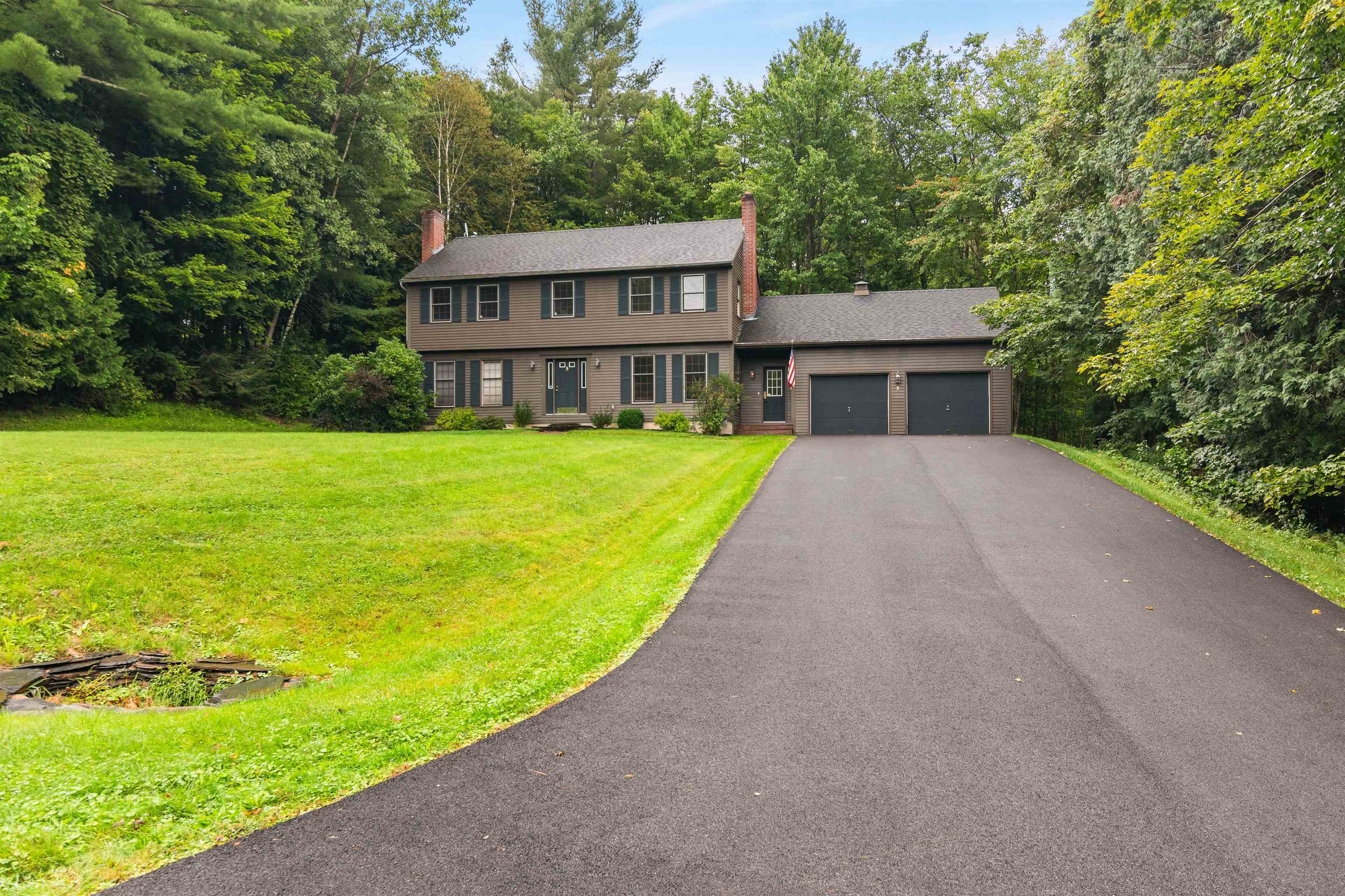 Property Photo:  7 Lindenwood Drive  VT 05465 