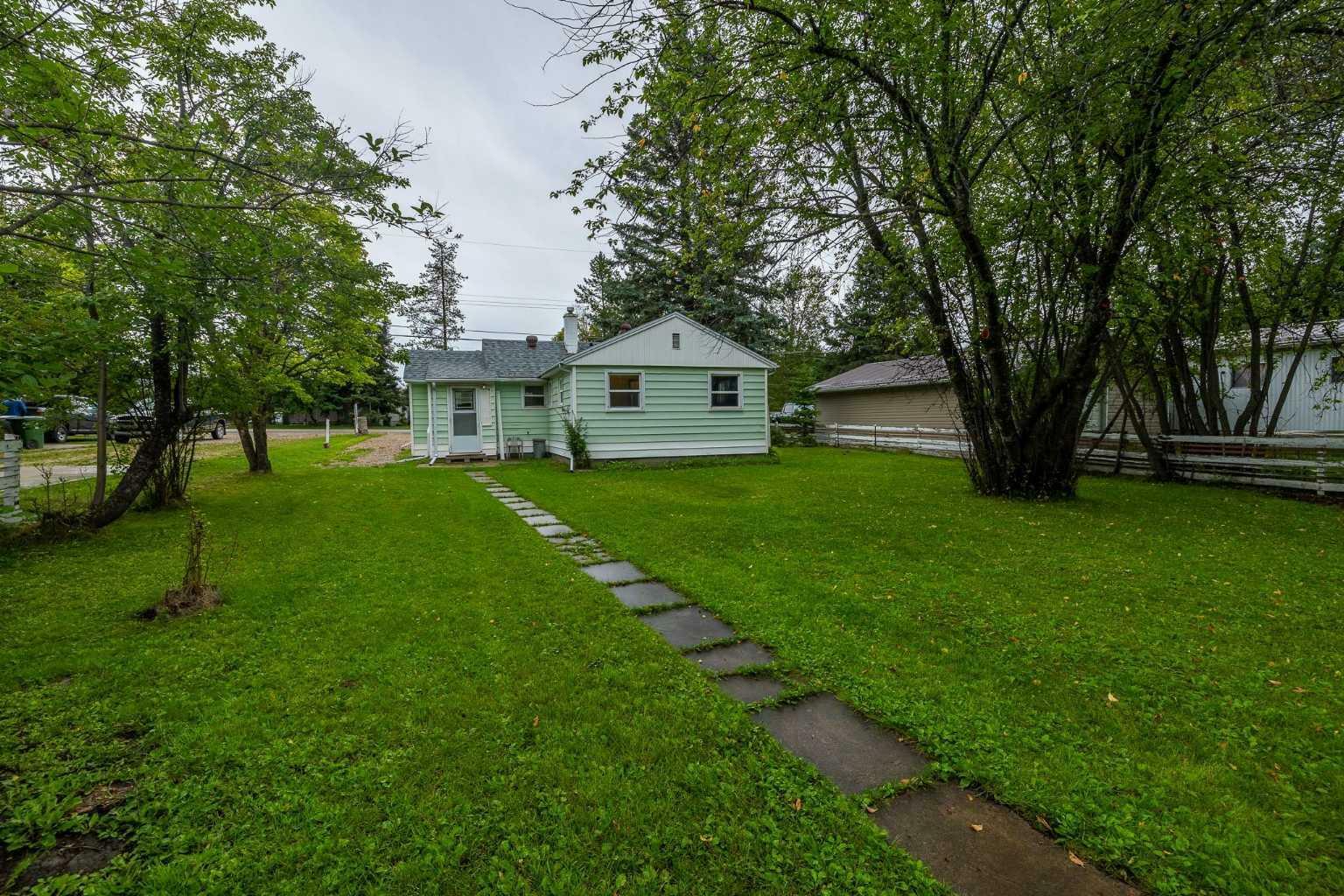 Property Photo: 1510 63 Street AB T7E 1S2