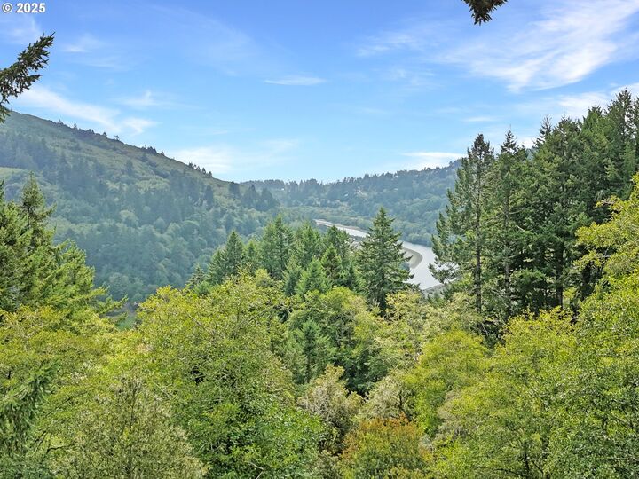 Property Photo:  17225 Mountain Dr  OR 97415 