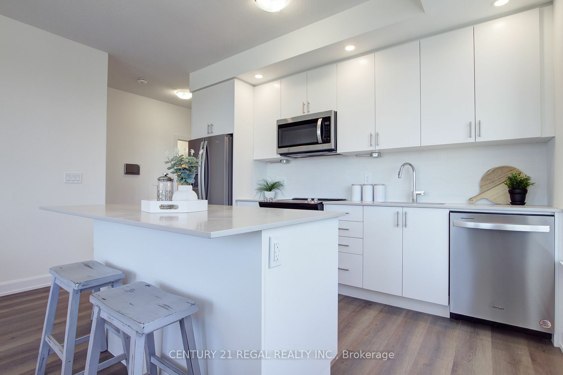 Photo de la propriété:  3200 William Coltson Ave 823  ON L6H 7W6 